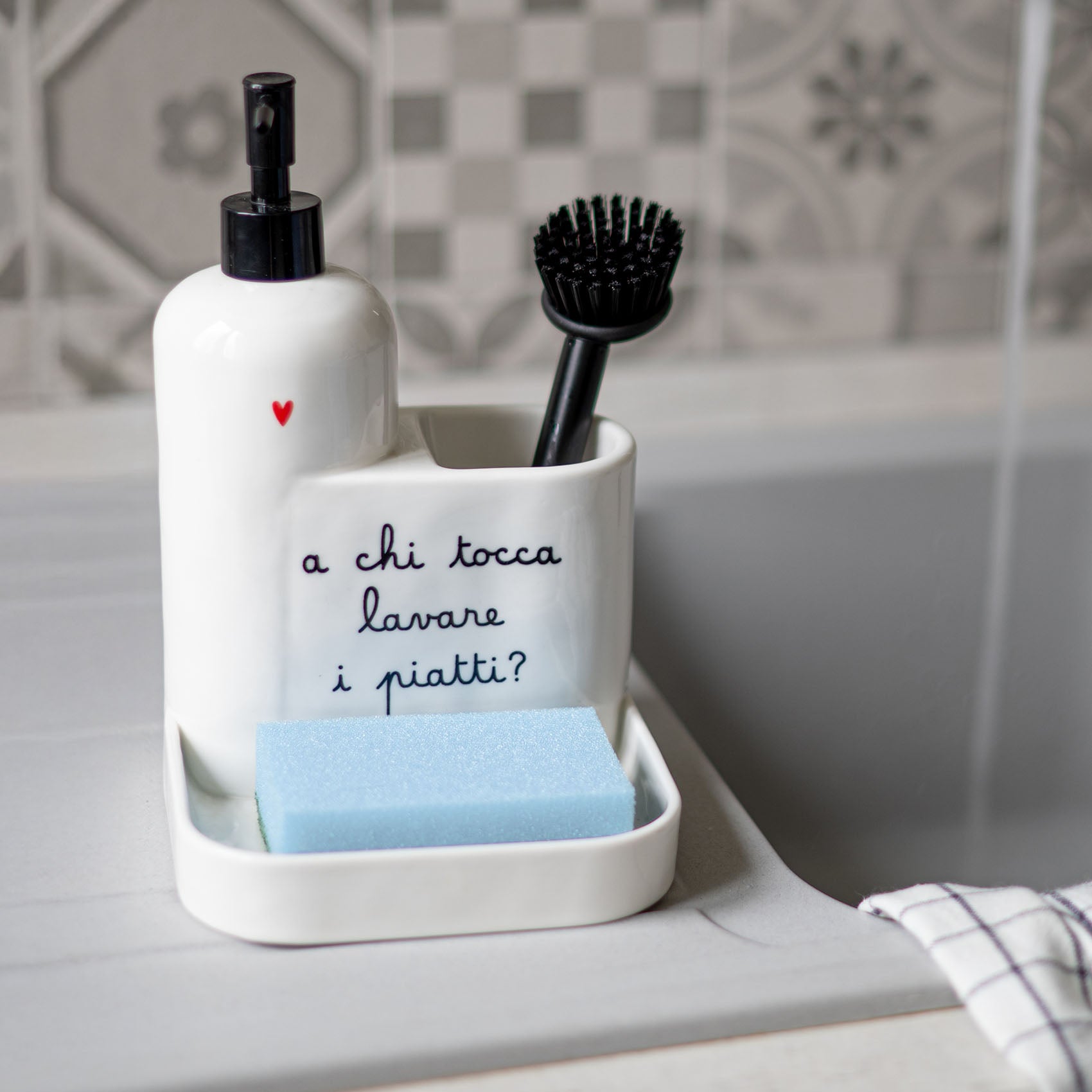 Dosasapone Plus bianco A chi tocca lavare i piatti